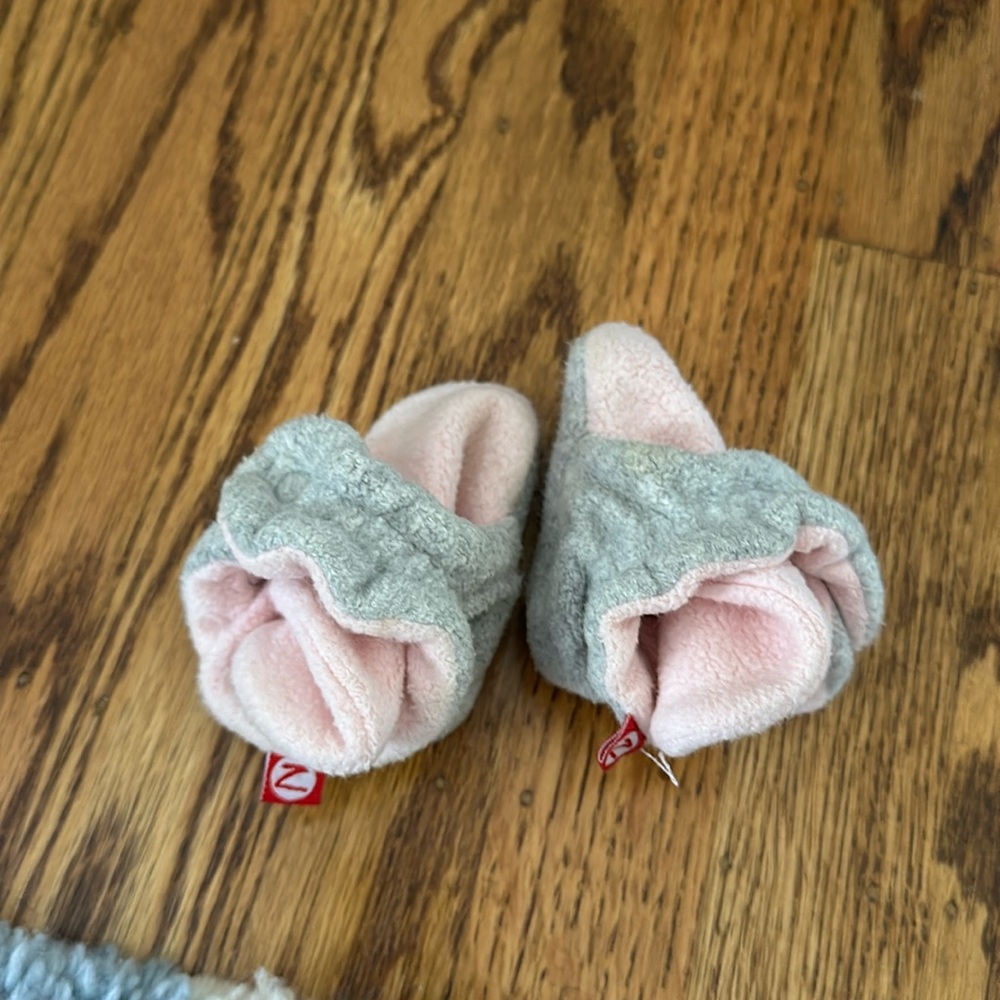Zutano 3m pink booties